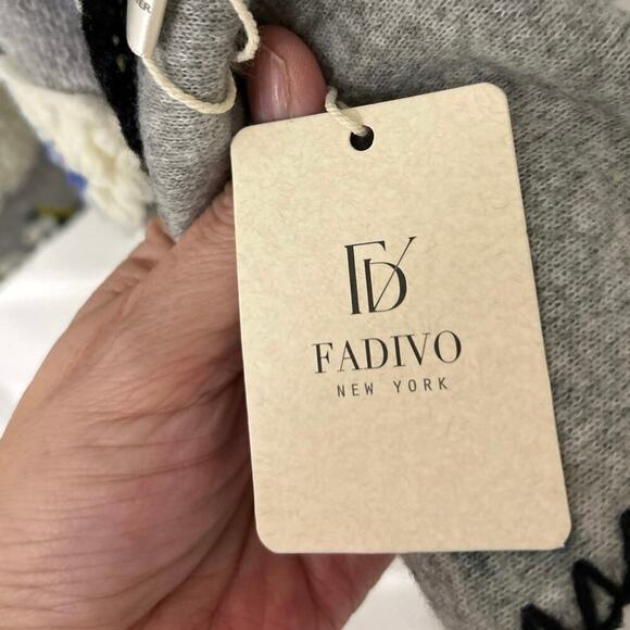 FADIVO NWT Gray 3D Floral Print One Size Open Front Poncho - Picture 9 of 11